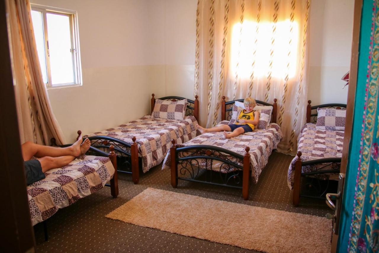 Petra Family House Bed & Breakfast Exterior photo
