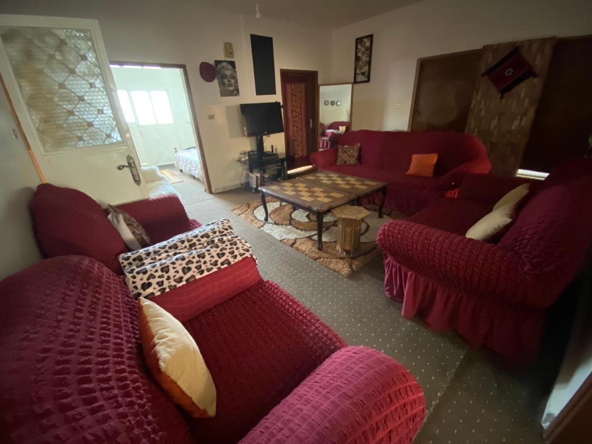 Petra Family House Bed & Breakfast Exterior photo